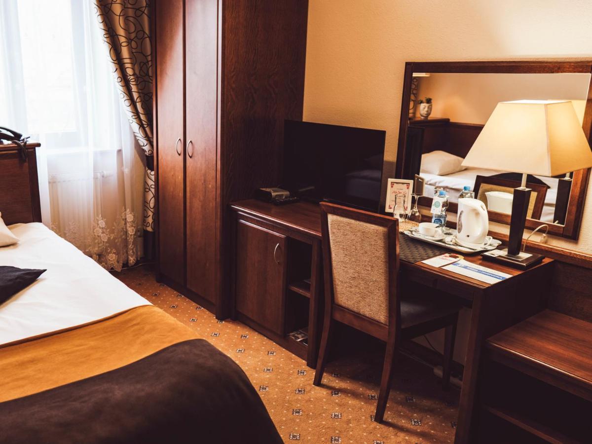 Hotel Osjann Biała Podlaska Exteriör bild