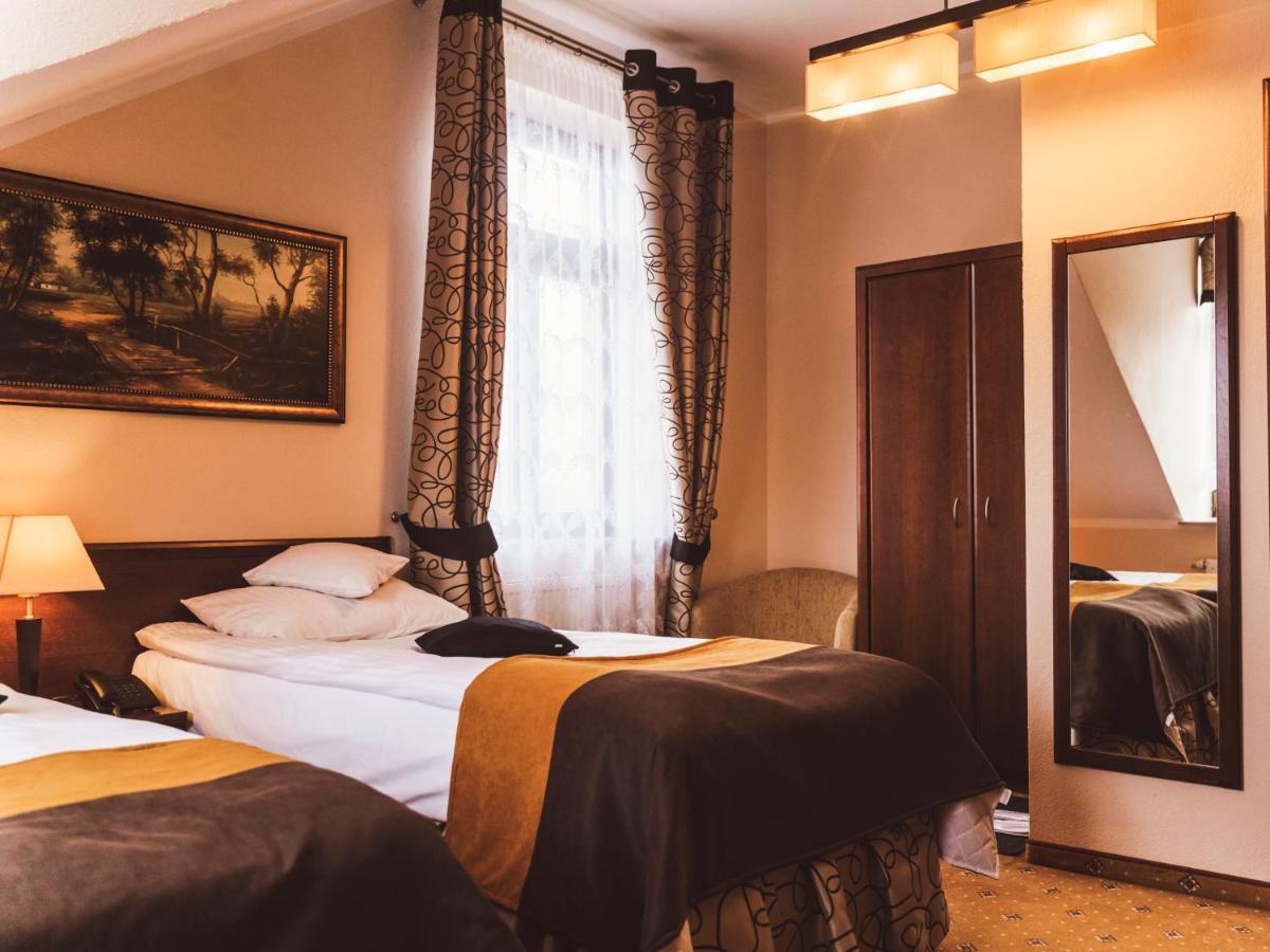 Hotel Osjann Biała Podlaska Exteriör bild